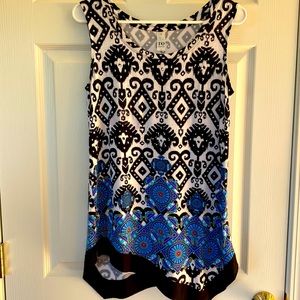 Glamorous, fun, sleeveless three-quarter top